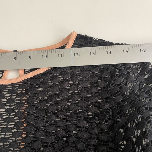 SOLARIS STYLE CROCHET EMBROIDERED ROMPER Size M - Picture 11 of 11